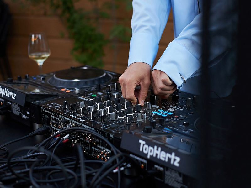 Гастрономические вечера под музыкальные DJ-сеты в Forest Hill